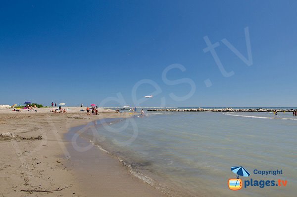 Airport of Nice from Landsberg beach