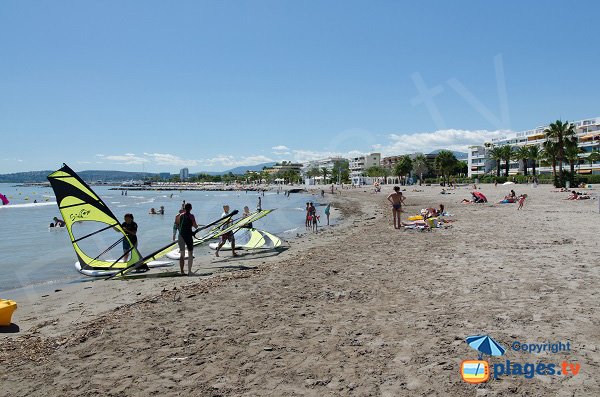 Windsurfing on the Landsberg beach in Saint Laurent du Var