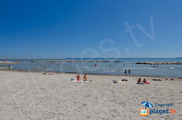 Bathing on the Landsberg beach - Saint Laurent du Var