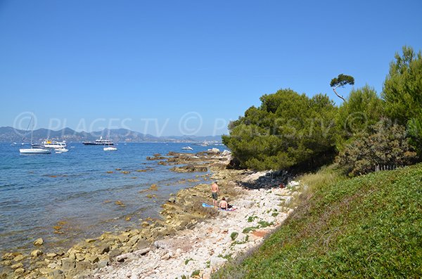 Plage de Laoute sur les iles de Lérins