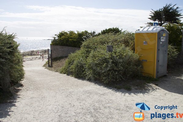 Accès à la plage du Large de Concarneau