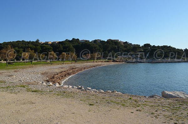 Plage des Laurons Martigues (13) Bouches-du-Rhone PACA - Plages.tv