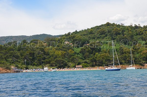 Plage du Layet au Lavandou vue depuis la mer