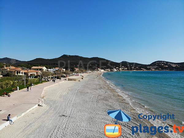 Grande plage à St Cyr sur Mer