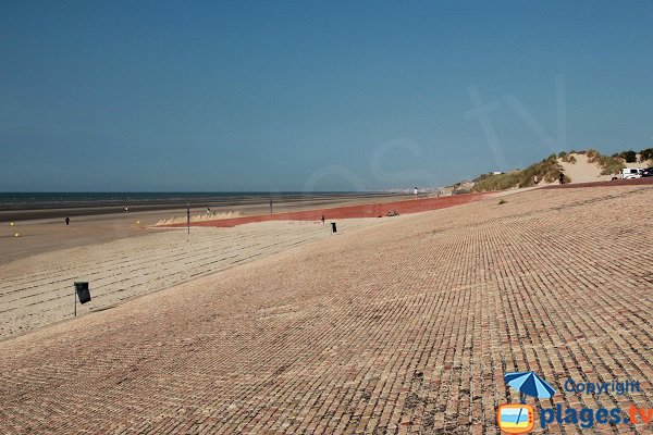 Photo della spiaggia di Leffrinckoucke in Francia