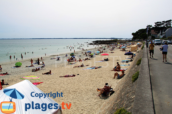 Côté droit de la plage de Légenèse de Carnac