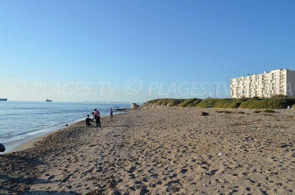 Vue générale de la plage de la Lèque à Port le Bouc