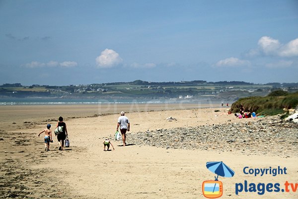 Plage de Lestrevet à Plomodiern au niveau de l'accès