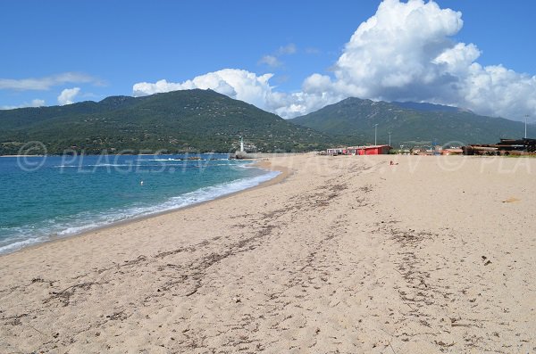 Faro Scoglio Longo e spiaggia del Lido a Propriano