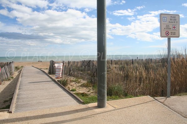 Access for reduced mobility on the Lido beach in Sète