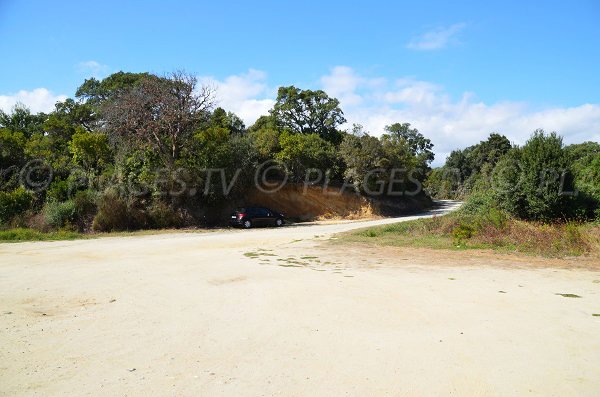 Parking de la plage communale de Linguizzetta