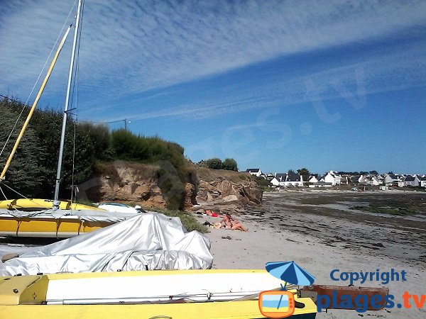 Voiliers sur la plage de Locmaria - Ile de Groix