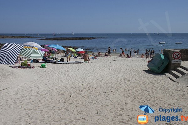 Accès pour les personnes à mobilité réduite sur la plage de Locqueltas - Larmor