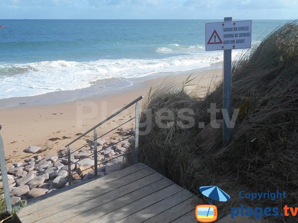 Stairs to the Lourtouais beach - Erquy