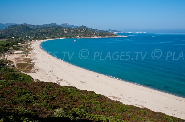 Plage de Lozari à Belgodère en Corse