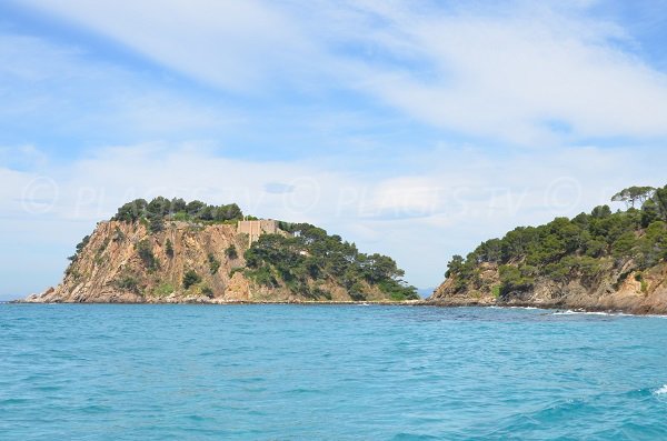 Bregancon Fort from the Luxembourg beach - Bormes les Mimosas