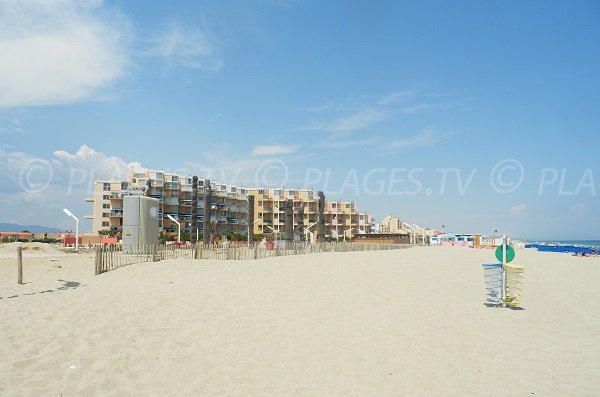 Port Barcarès seaside front from the beach