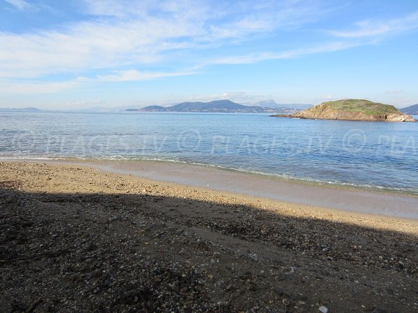 Island of Redonne from the Madrague beach - Giens