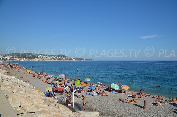 Blick auf das Cap de Nice vom Strand von Magnan aus