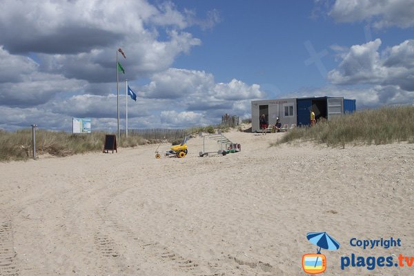 Poste de secours de la plage de Magouero à Plouhinec