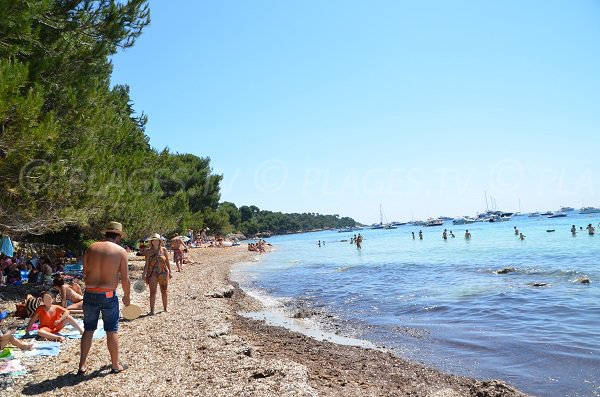 Partie centrale de la plage de la maison forestière à Ste Marguerite