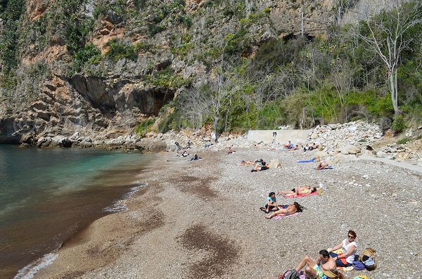 Galets sur la plage de Mala