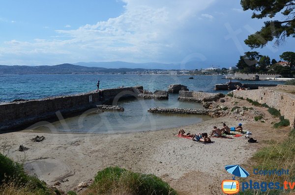 Sandstrand im Hafen von Mallet - Cap d'Antibes