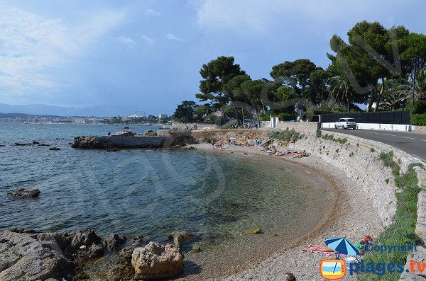 Cove of Mallet in Cap d'Antibes and view on Juan les Pins