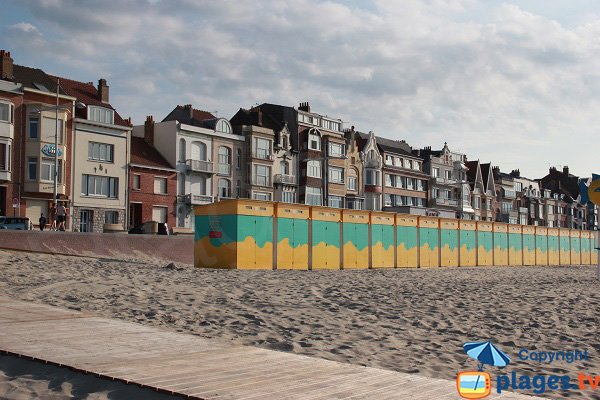 wooden ramps on the Dunkerque beach