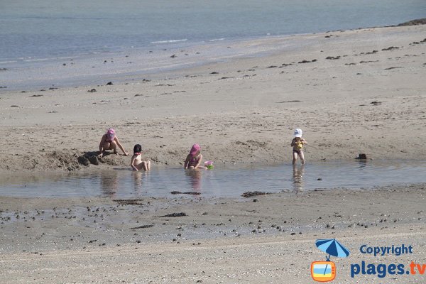 Marée basse sur la plage de la Manchette à St Jacut de la Mer