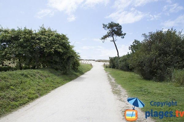 Route d'accès à la plage de Cleut Rouz - Fouesnant