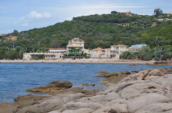 Plage de l'hôtel le Maquis à Porticcio