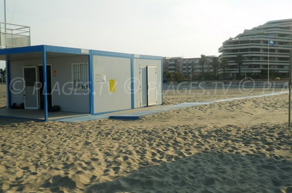 First aid station of Mar Estang beach - Canet en Roussillon