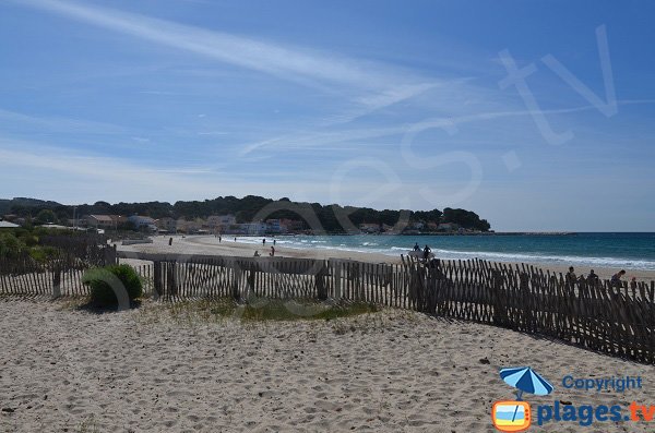 Anse des Sablettes de La Seyne sur Mer, vue vers le port