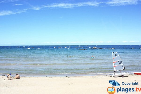 Plage à proximité de la pointe du Porteau sur l'ile d'Yeu