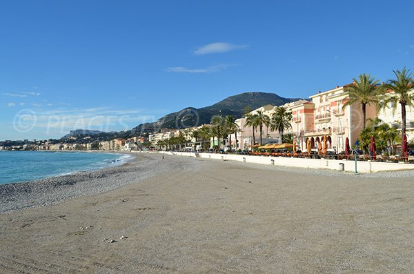 Beach in Menton with restaurants