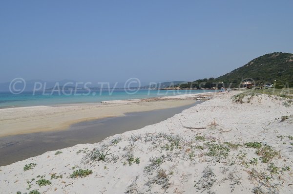 Plage de Mare e Sole à Pietrosella en Corse