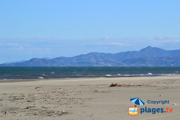 Photo de la plage de Marenda au Canet en hiver