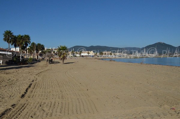 Plage privée sur la plage de la Marina à Cogolin