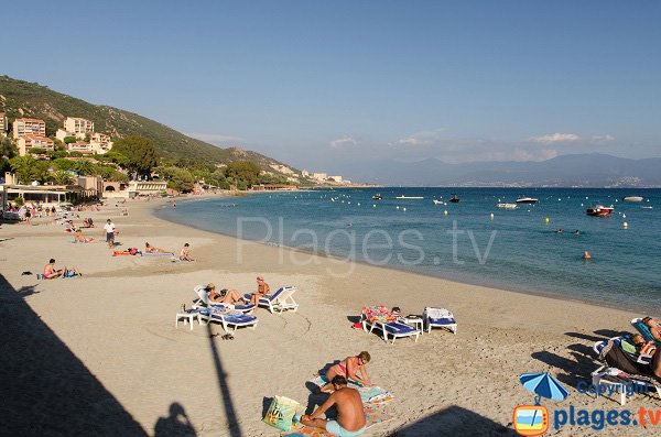 Photo de la plage de Marinella à Ajaccio direction du centre-ville