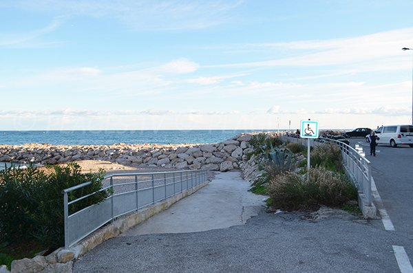 Access for disabled people in Cap d'Ail
