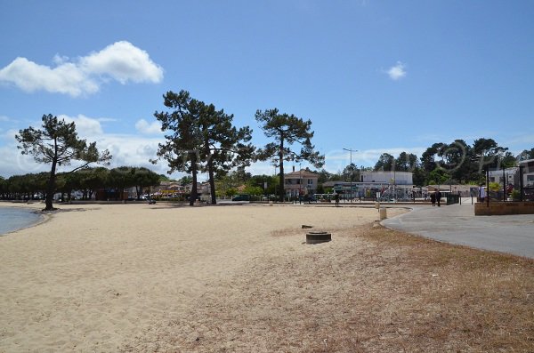 Spiaggia del lago di Carcans a Maubuisson - Francia