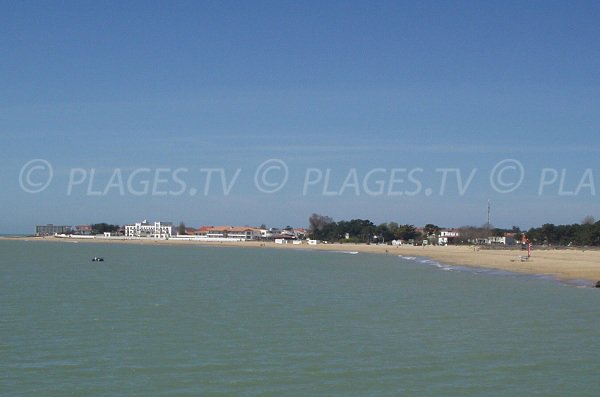 Vue générale sur la plage de Maupas et Centrale de La Tranche sur Mer