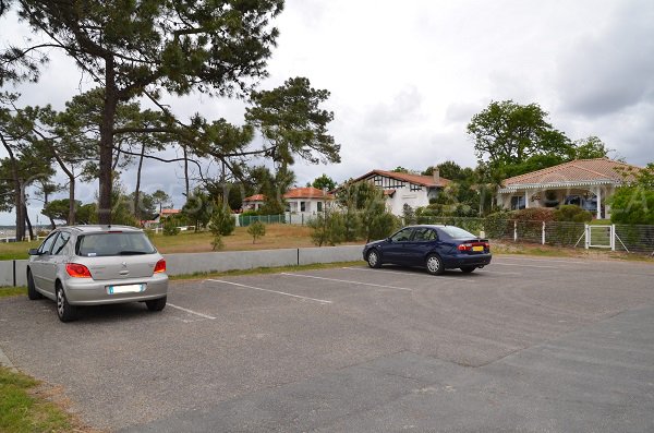 Parking sur la plage du Mauret