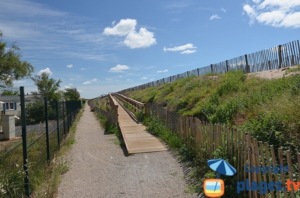 L'accesso alla spiaggia del Mediterraneo - Vias