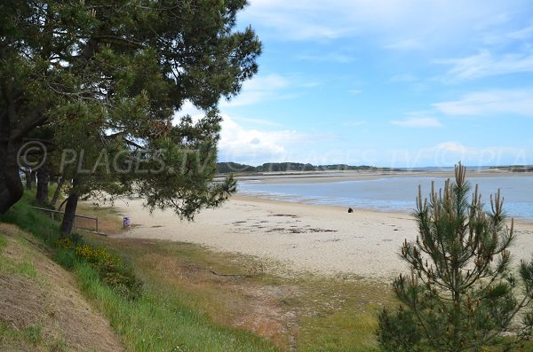 Vue générale de la plage du Men Du à la Trinité