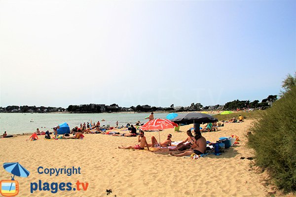 Beautiful sandy beach at La Trinité sur Mer - Men Du