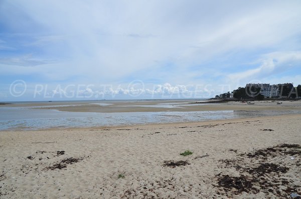 Men Du beach at low tide in La Trinité sur Mer