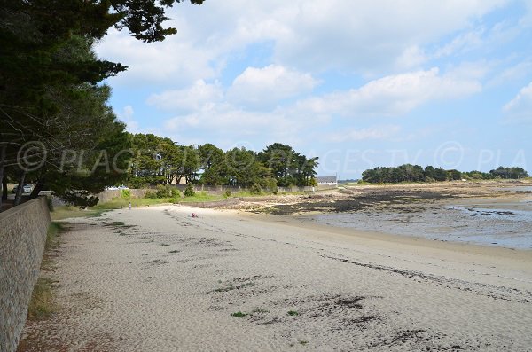 Plage de St Philibert avec vue sur la pointe de Men er Bellec