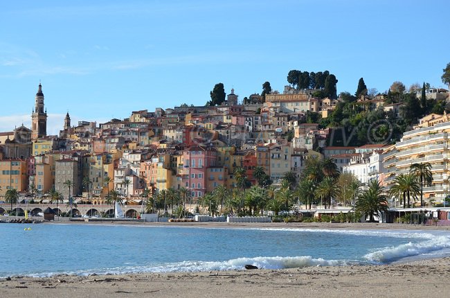 Spiagge di Mentone e la citta vecchia - France